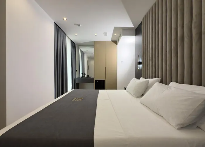 Es Hotel Tirana