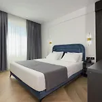 Es Hotell 4*