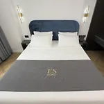 Hotell Es Tirana