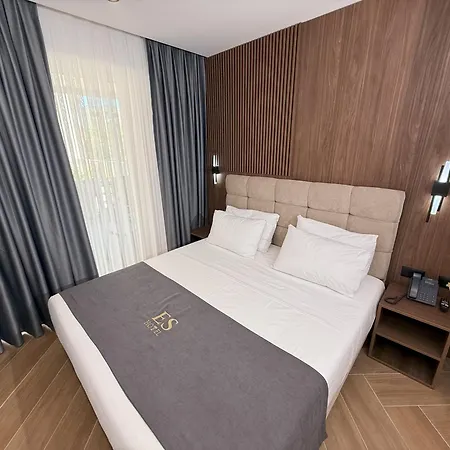 Es Otel Tiran