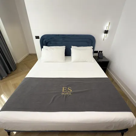Es